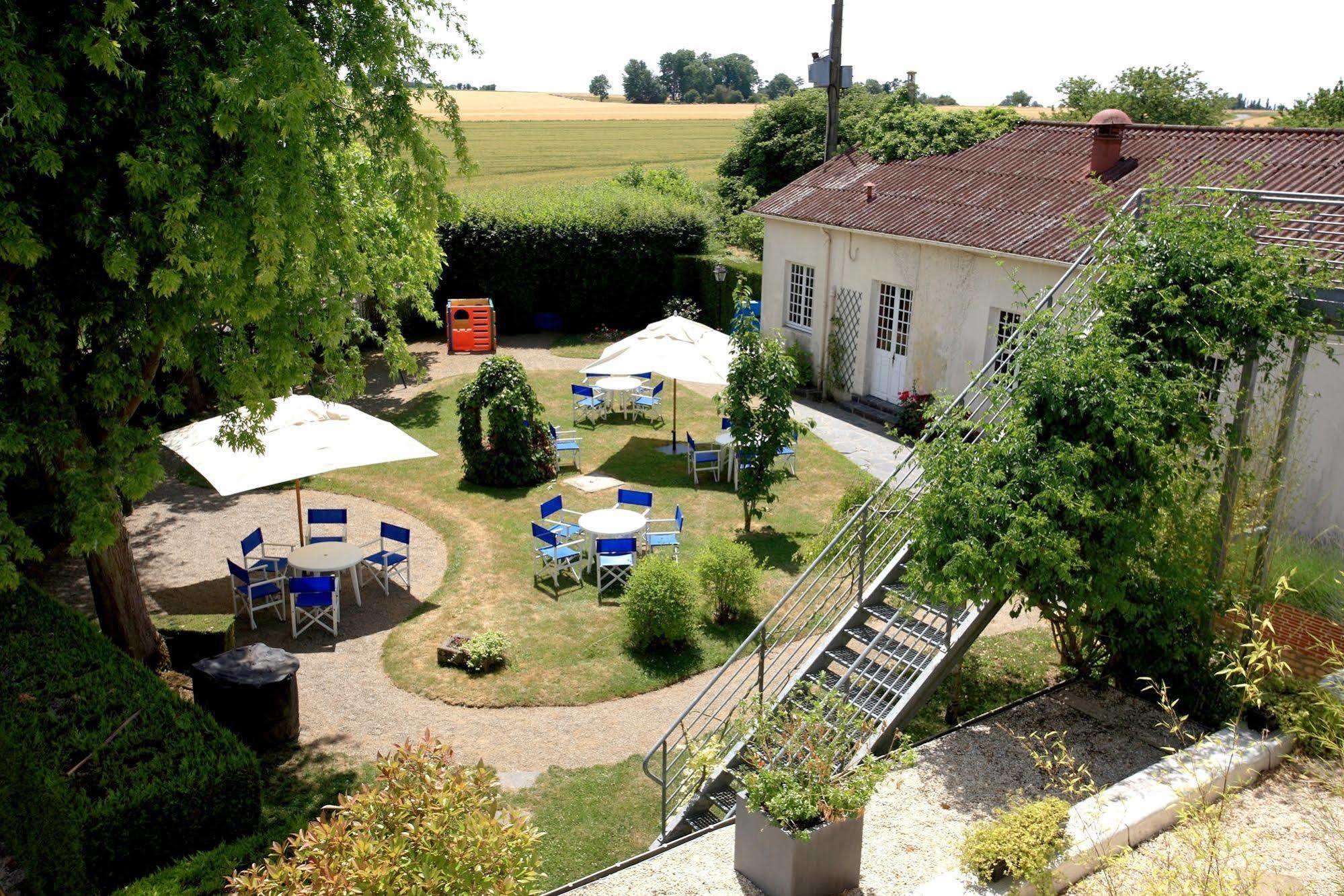 Logis Hotel Restaurant Le Faisan Dore Argentan Eksteriør billede